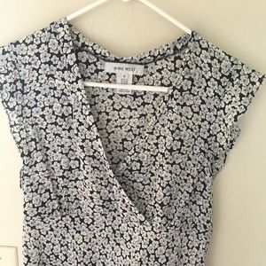 100% silk Nine West shirt size 10 (small)